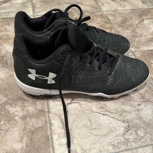 Underarmour Softball Cleats Women’s size 9.5
